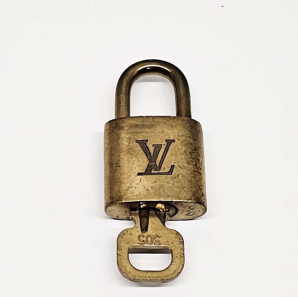 Louis Vuitton Lock And Key #305